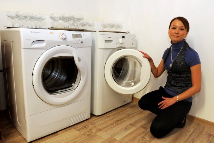 Ilustračný obrázok k článku Ako prať iba s dvomi lyžičkami pracieho prostriedku a ušetriť peniaze?