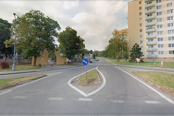 Ilustračný obrázok k článku V Hlohovci obmedzili dopravu, frézujú cestu