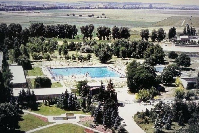 Ilustračný obrázok k článku Zabudnuté prvenstvo: Nitra mala prvé kúpalisko s piesočnou plážou v Uhorsku