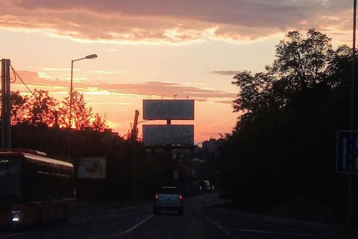 Ilustračný obrázok k článku Čudný boj s vizuálnym smogom v Lamači. Pribudol tam nový megaboard!