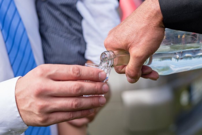 Ilustračný obrázok k článku V Lipanoch zmizol alkohol: Niekto z firmy vzal litre malinovice či trnkovice