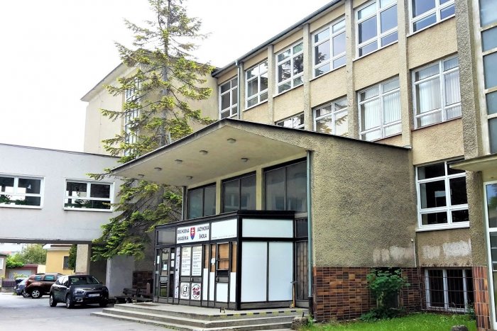 Ilustračný obrázok k článku Hľadá sa šéf: Obchodná akadémia v Považskej Bystrici bude mať nového riaditeľa