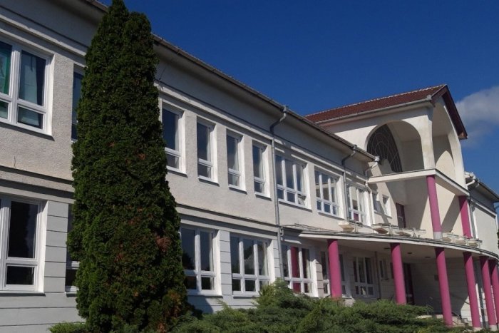 Ilustračný obrázok k článku Župa zruší Obchodnú akadémiu v Hlohovci! Okrem toho deväť ďalších stredných škôl