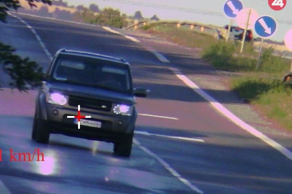 Ilustračný obrázok k článku Priveľa aj na diaľnicu: Mladí vodiči sa po ceste rútili extrémnou rýchlosťou!