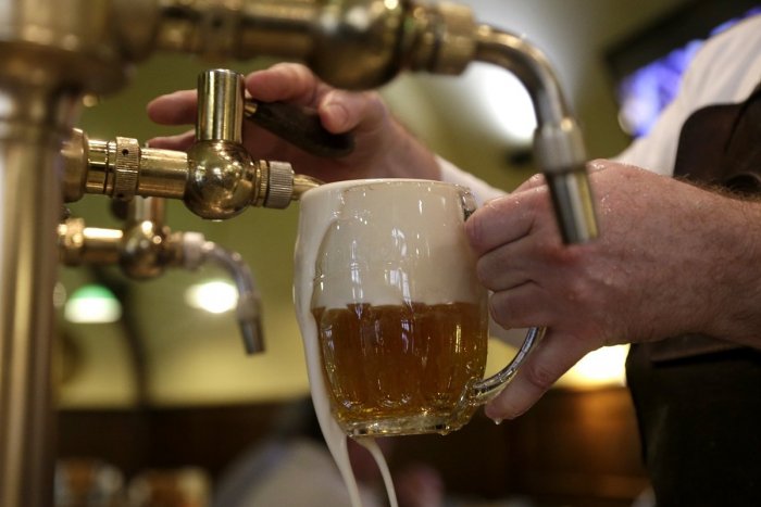Ilustračný obrázok k článku Ťažká rana pre české krčmy a pivovary: Straty rátajú v miliardách