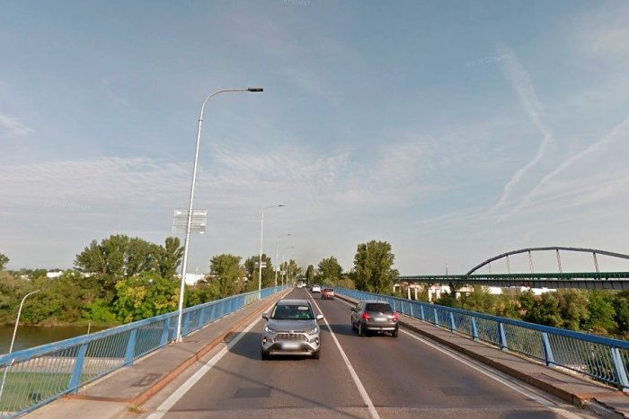 Ilustračný obrázok k článku Nekonečný príbeh rekonštrukcie hlohovského mosta: Poznáme termín začiatku prác!