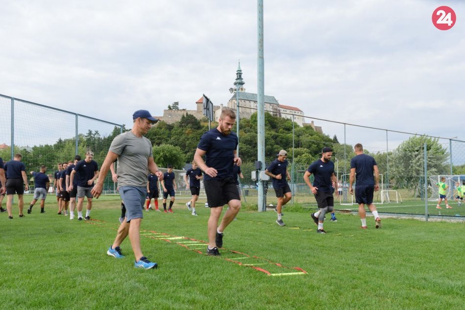 Ilustračný obrázok k článku Nitra začala s letnou prípravou: Stavjaňovi sa hlásilo 26 hráčov, FOTO