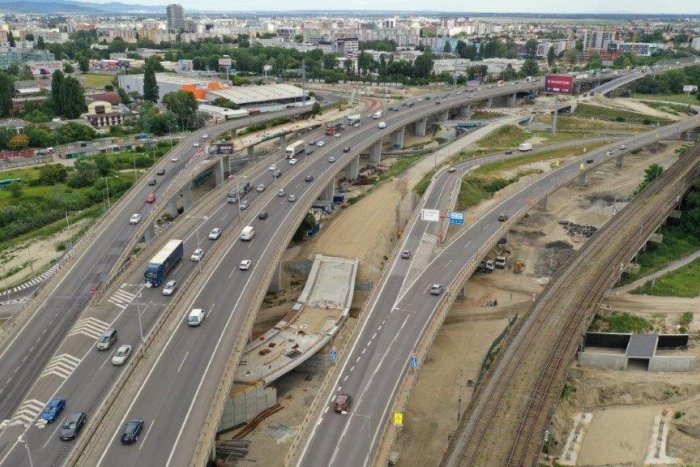 Ilustračný obrázok k článku Pri Prístavnom moste rátajte s obmedzeniami: Kadiaľ povedú obchádzkové trasy?