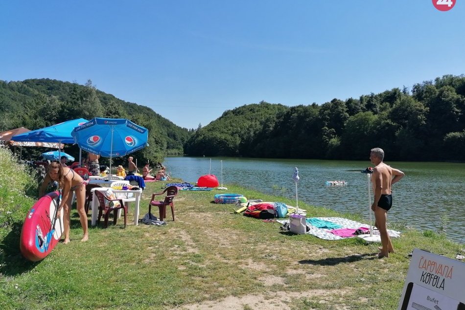 Ilustračný obrázok k článku Kúpanie v prírodných vodách láka. Aké sú však možné zdravotné riziká?