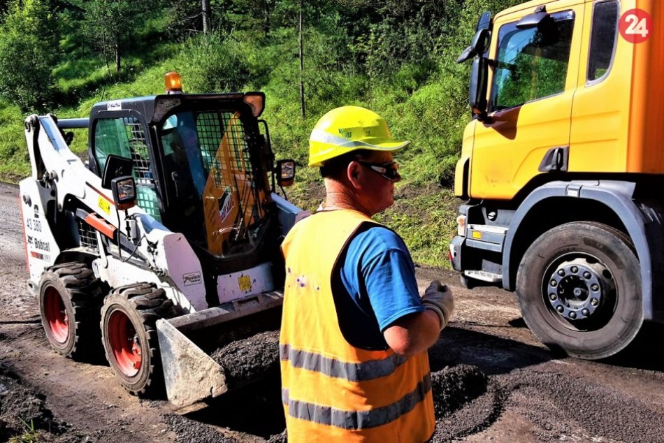 Ilustračný obrázok k článku Kraj investuje do opravy ciest milióny eur. Ktoré cesty sa opravia?