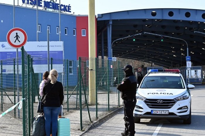 Ilustračný obrázok k článku Pred hraničnými priechodmi sú KOLÓNY: Ukrajinci sa chcú dostať na Slovensko