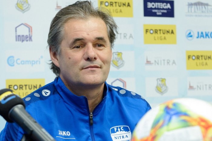 Ilustračný obrázok k článku Šumy z kabíny FC Nitra: Ščasný má na poste trénera nahradiť Galáda