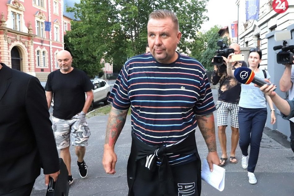 Ilustračný obrázok k článku Súd rozhodol: Rastislav Rogel s dvomi členmi extrémistickej skupiny nejdú do väzby