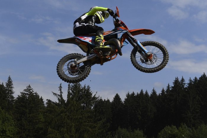 Ilustračný obrázok k článku Sverepec je dejiskom motokrosového pohára: HARMONOGRAM pretekov