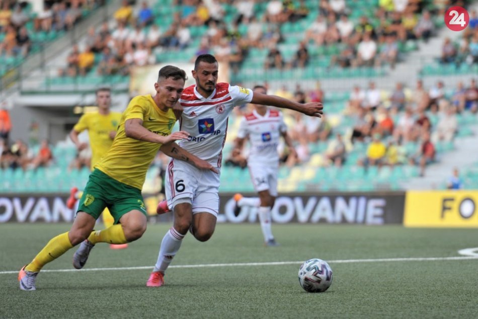 Ilustračný obrázok k článku Gólová prestrelka v považskom derby: Tešili sa hostia v domácom prostredí, FOTO