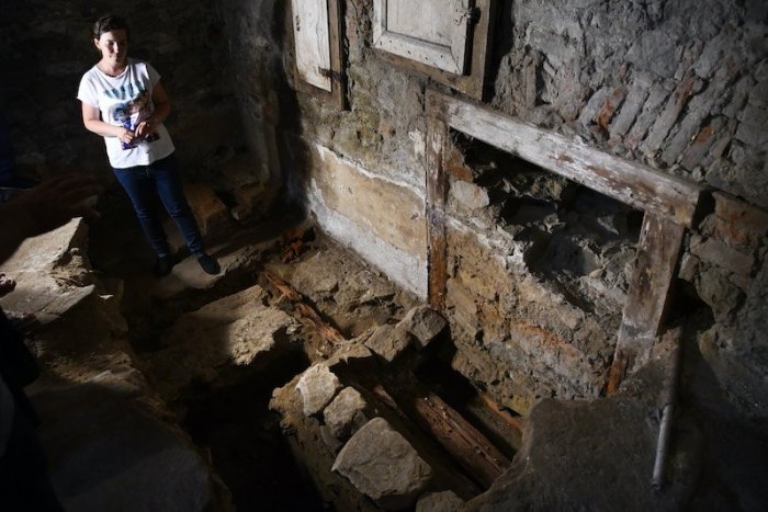 Ilustračný obrázok k článku SVET O SLOVENSKU: To je objav! Na Spiši vykopali stredovekú krčmu