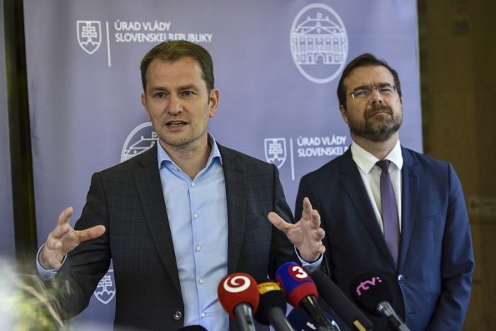 Ilustračný obrázok k článku Matovičova vláda? Amatéri, čo nás hodili cez palubu!, kritizujú nahnevaní zdravotníci