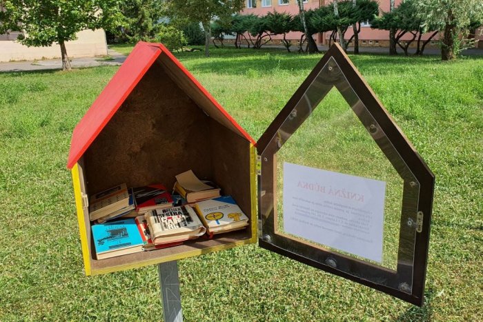 Ilustračný obrázok k článku Lučenčania, vyskúšali ste už NOVINKU? V meste máme prvú knižnú búdku, FOTO