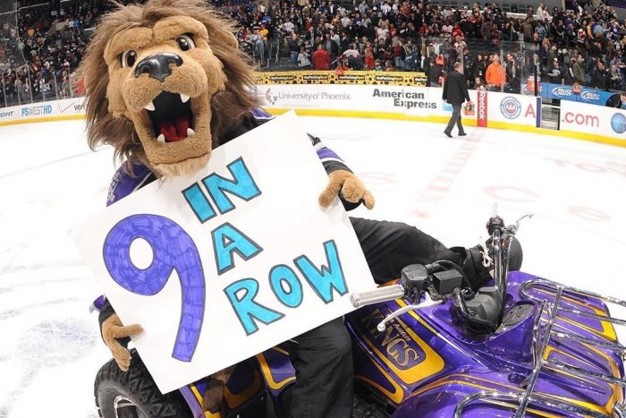 Ilustračný obrázok k článku Chlipný maskot v NHL? Žena tvrdí, že ju obťažoval a chce mastné odškodné!