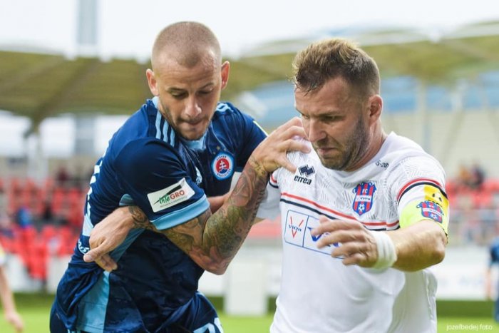 Ilustračný obrázok k článku POPLACH v slovenskom futbale kvôli koronavírusu: Pozitívny test mal TENTO hráč!