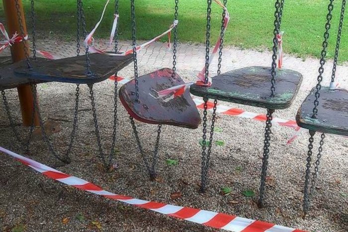 Ilustračný obrázok k článku Problémy a neporiadok: Mesto plánuje oplotiť niektoré detské ihriská