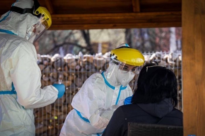 Ilustračný obrázok k článku Známe sú nové prípady v Banskobystrickom kraji: Tieto 2 okresy hlásia koronavírus