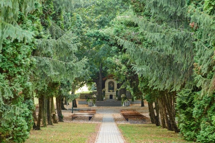 Ilustračný obrázok k článku Veriaci smerujú do obce neďaleko Nitry: Čaká ich tradičná púť