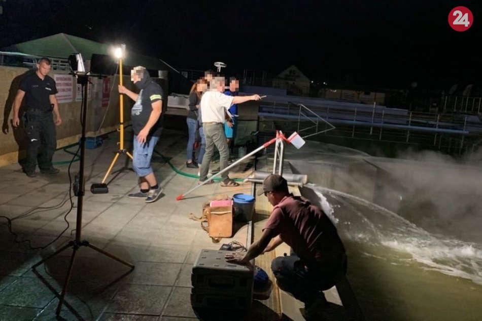 Ilustračný obrázok k článku Veľký zásah polície v Podhájskej: Na kúpalisko sa aktuálne nedostanete, FOTO