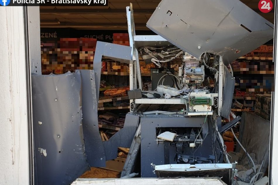 Ilustračný obrázok k článku Tomášovom sa ozval výbuch: Niekto vyhodil do vzduchu bankomat