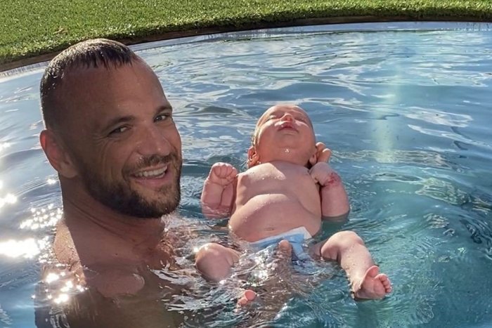 Ilustračný obrázok k článku Gáborík ako ho nepoznáme: Po narodení dcérky je otcom na plný úväzok! FOTO