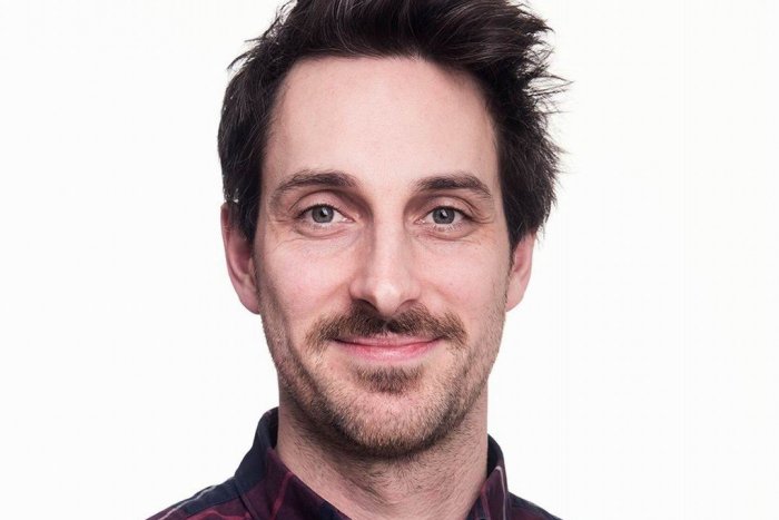 Ilustračný obrázok k článku Poslanec Adam Berka reaguje na kritiku. Odstupuje