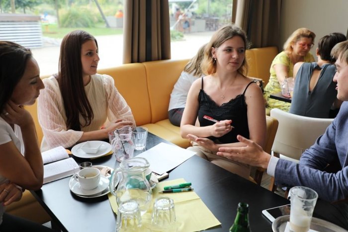 Ilustračný obrázok k článku Petržalka chce viac počúvať mladých ľudí. Budú mať svoj parlament