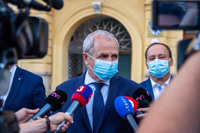 Ilustračný obrázok k článku Ako je kraj pripravený na druhú vlnu? Župan Lunter predstavil prijaté opatrenia