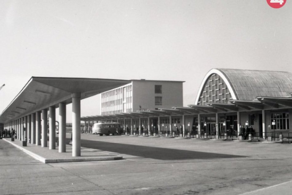 Ilustračný obrázok k článku Raritné zábery: Takto prebiehala výstavba autobusovej stanice v Prešove, FOTO