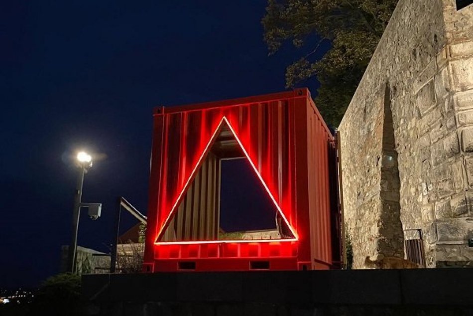 Ilustračný obrázok k článku Biela noc v Bratislave: Tento rok sa predstaví v "pandemickej verzii"