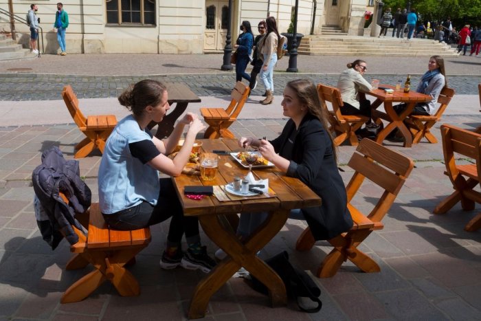 Ilustračný obrázok k článku Košice zostávajú ORANŽOVÉ. Aké obmedzenia sa ich týkajú?