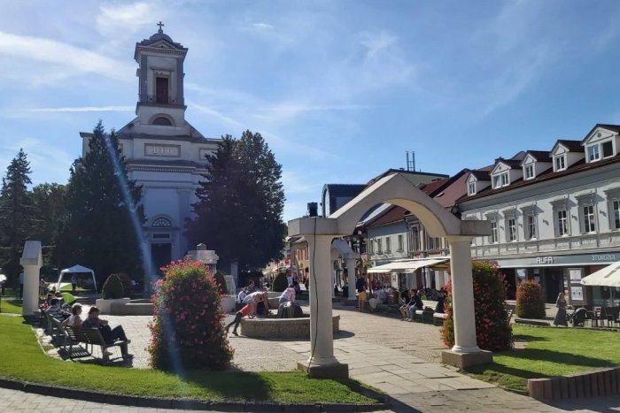 Ilustračný obrázok k článku Dino festival, známy raper a posledné letné koncerty: TOP udalosti na víkend v Poprade a okolí