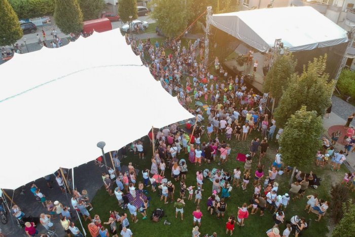 Ilustračný obrázok k článku Kde stretnete Milana Lasicu, Dorotu Nvotovú, či Martina Valihoru? Na púti neďaleko Bratislavy!