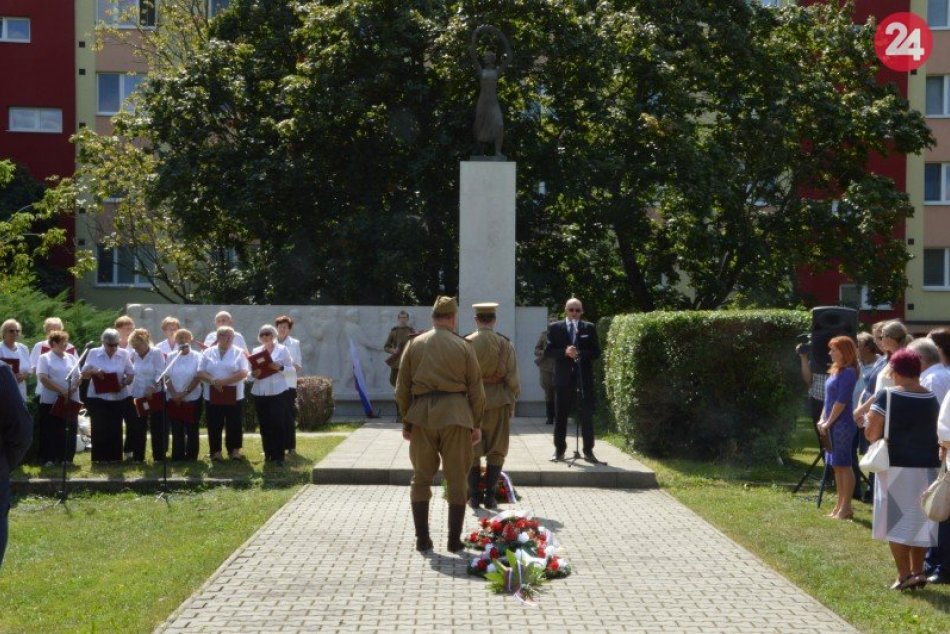 Ilustračný obrázok k článku Od SNP ubehlo 76 rokov: V Šali si uctili pamiatku hrdinov, FOTO