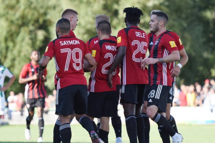 Ilustračný obrázok k článku "Bílí andelé" idú v pohári ĎALEJ! V derby si poradili s Malženicami