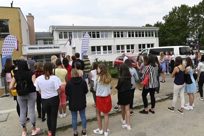 Ilustračný obrázok k článku Prievidzská škola má nové moderné telocvične: Sťahovať budú aj knižnicu a múzeum