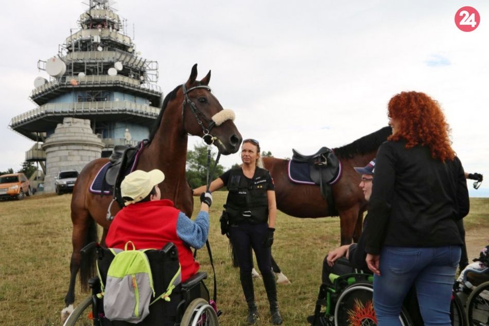 Ilustračný obrázok k článku Nič nie je nemožné: Ľuďom pripútaným na vozík dopriali výhľad z Pyramídy, FOTO