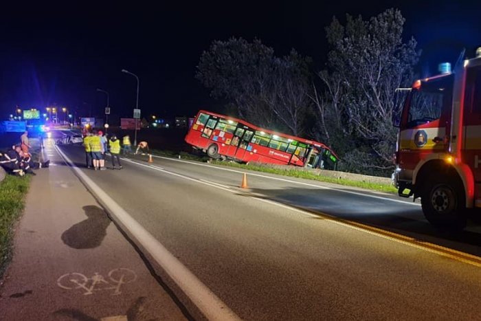 Ilustračný obrázok k článku Autobus MHD vošiel do protismeru. Pasažierov previezli do nemocnice