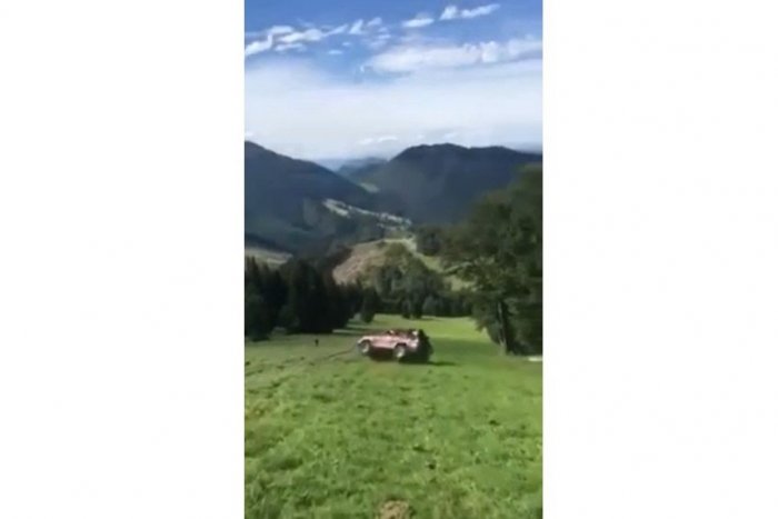 Ilustračný obrázok k článku VIDEO: Pri nehode v Malej Fatre sa zranilo päť horských záchranárov, jeden je vo vážnom stave