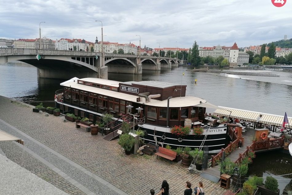 Ilustračný obrázok k článku Česko zmierňuje: Test na koronavírus nebude pri návrate do krajiny potrebovať každý