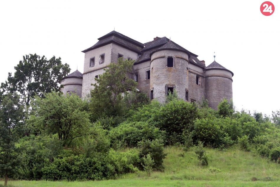 Ilustračný obrázok k článku Neďaleko Bystrice chátra historický klenot: Je v dezolátnom stave, FOTO