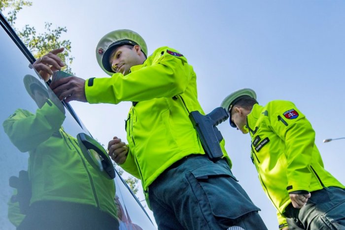 Ilustračný obrázok k článku V obci neďaleko Trnavy načapali opitého vodiča: Jeho výhovorka? HÁDKA so ženou!