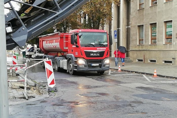 Ilustračný obrázok k článku Rekonštrukcia novozámockých ciest pokračuje: Blíži sa záverečná fáza