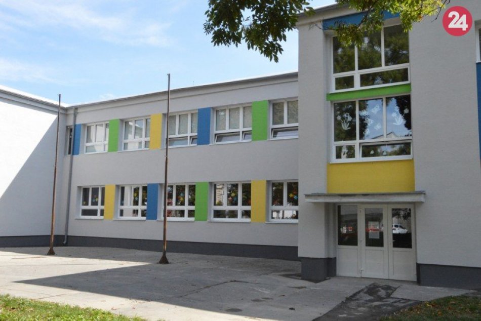 Ilustračný obrázok k článku Počas leta sa pustili do opráv: Žiaci sa vrátili do zrekonštruovanej školy, FOTO