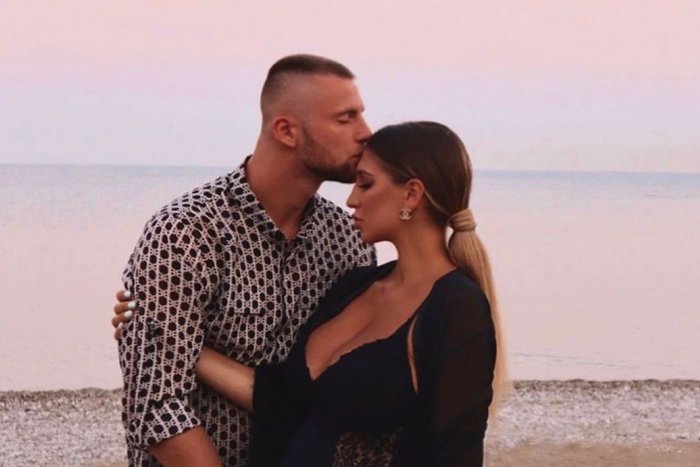 Ilustračný obrázok k článku Futbalista Škriniar je šťastím bez seba: Keď zbadáte jeho priateľku, pochopíte prečo! FOTO